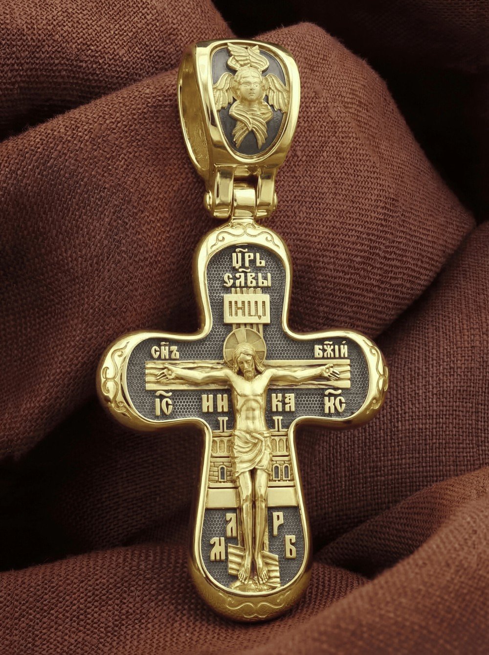Крест из лимонного золота