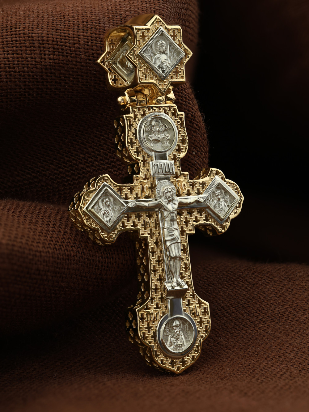 Крест из лимонного золота