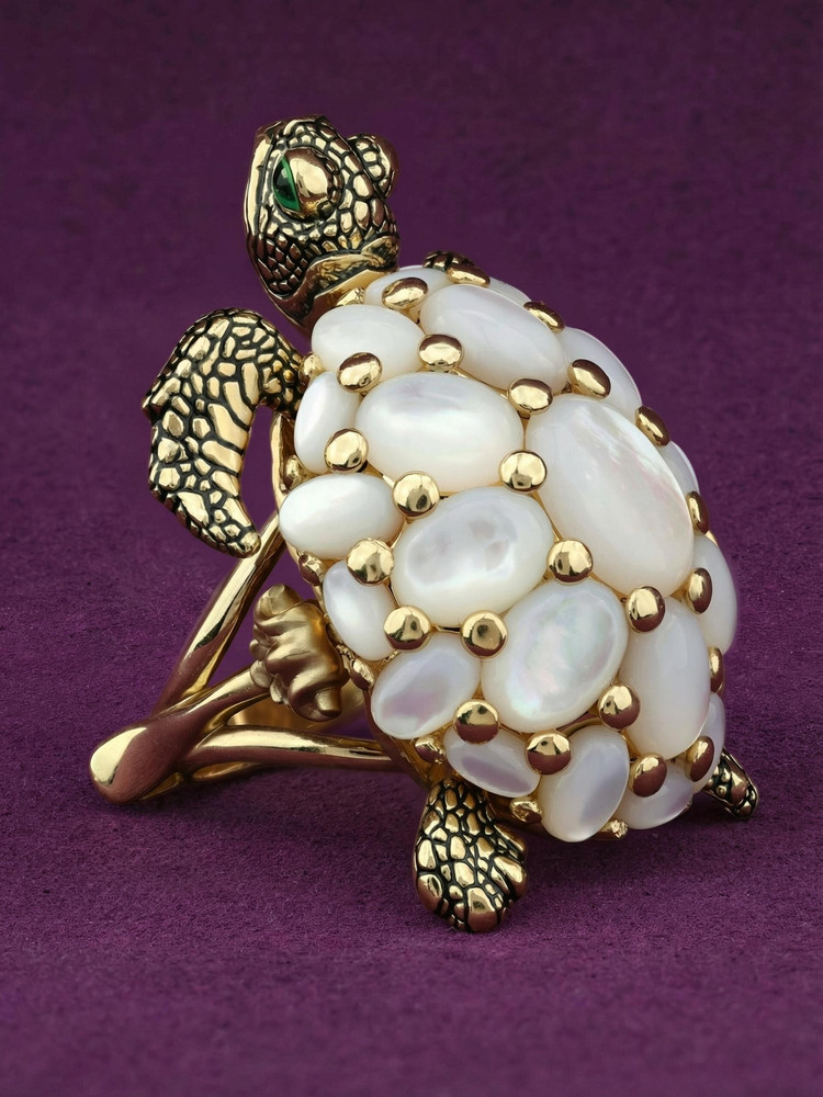 Кольцо из лимонного золота 585 пробы c эмалью и перламутром