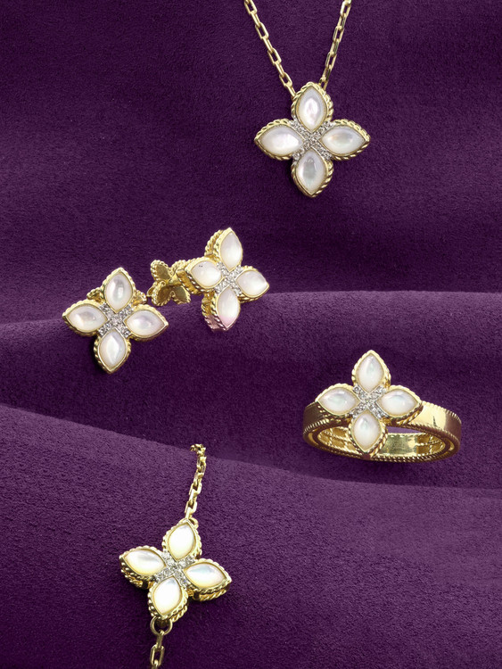 Кольцо из лимонного золота c бриллиантами и перламутром