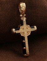 Крест из золота 585 пробы c ониксом