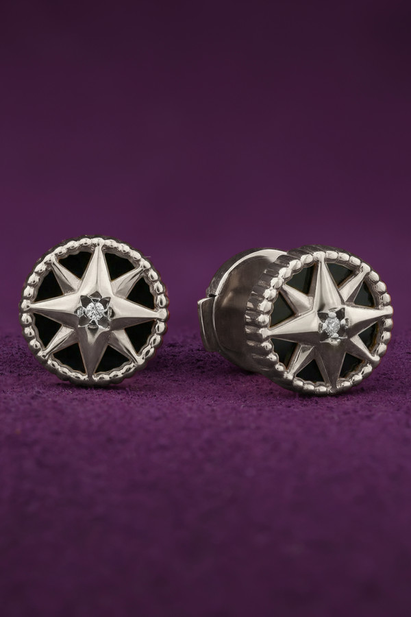 Серьги из белого золота c бриллиантами и ониксом