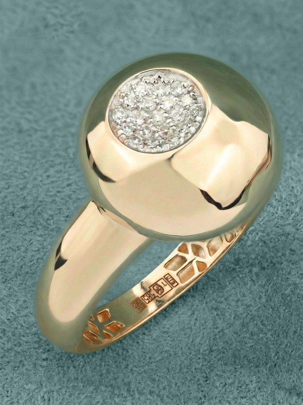 Кольцо из золота c бриллиантами