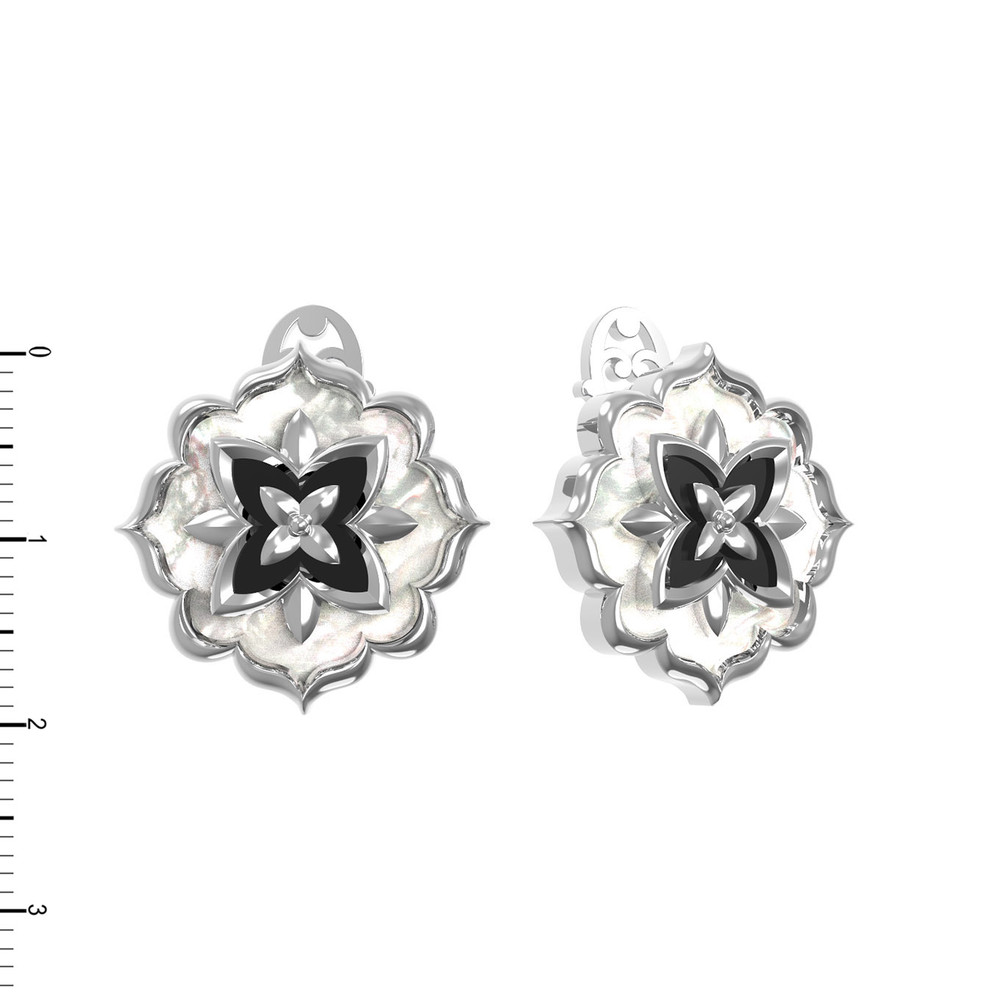 Серьги из белого золота c ониксом и перламутром