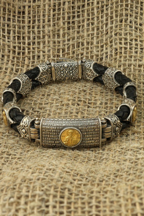 Браслет из серебра и золота c кожаным шнурком