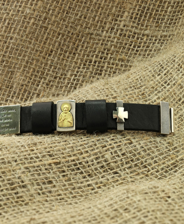 Браслет из серебра и золота c кожаным шнурком