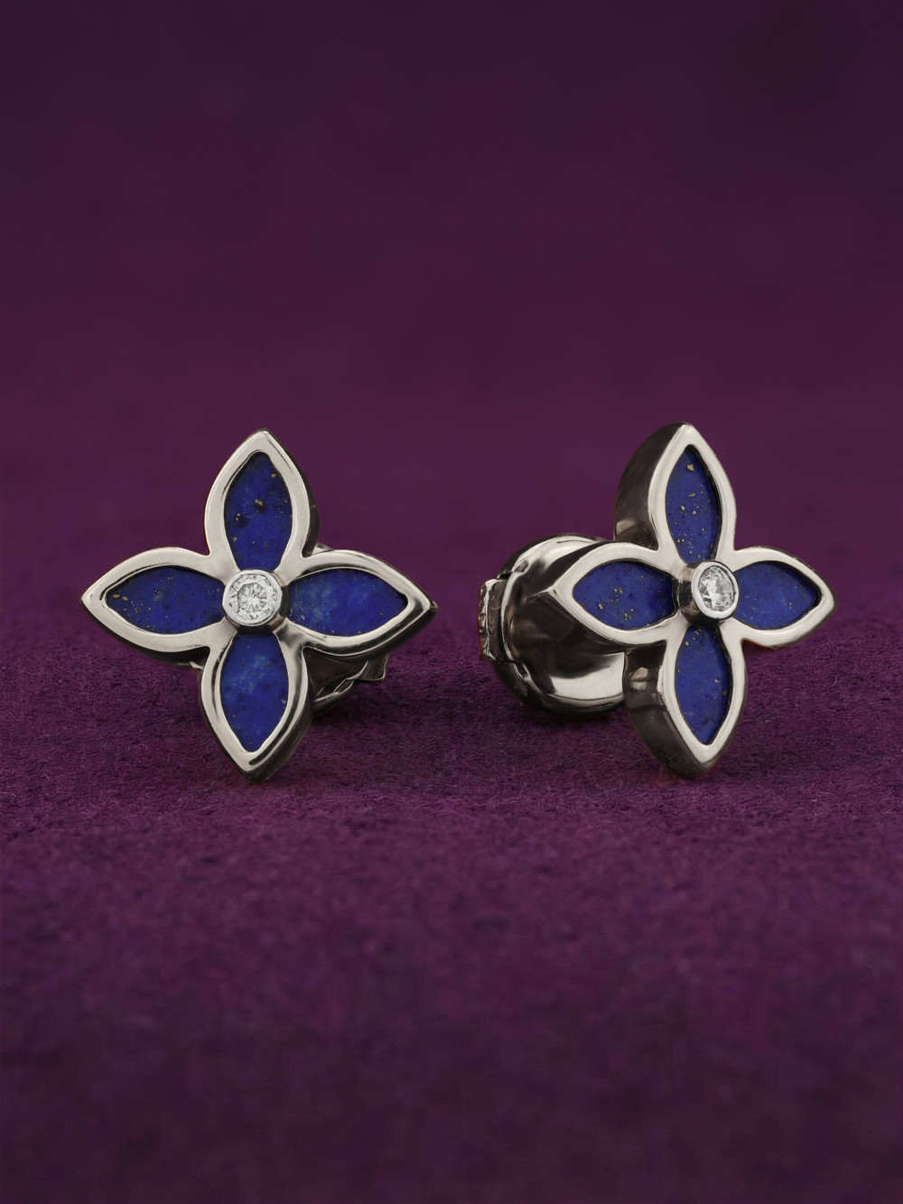 Серьги из белого золота c бриллиантами и лазуритом