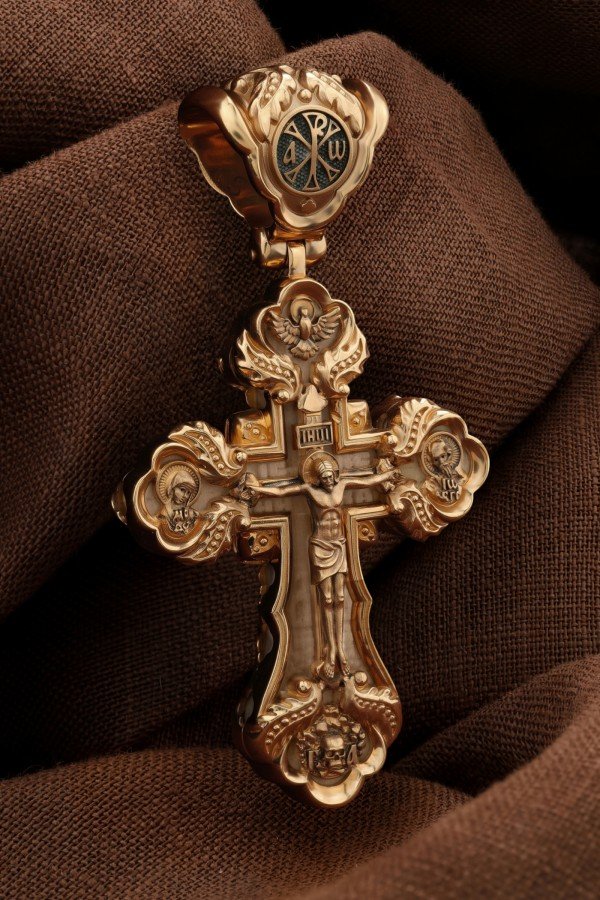 Крест из золота 585 пробы c деревом груши