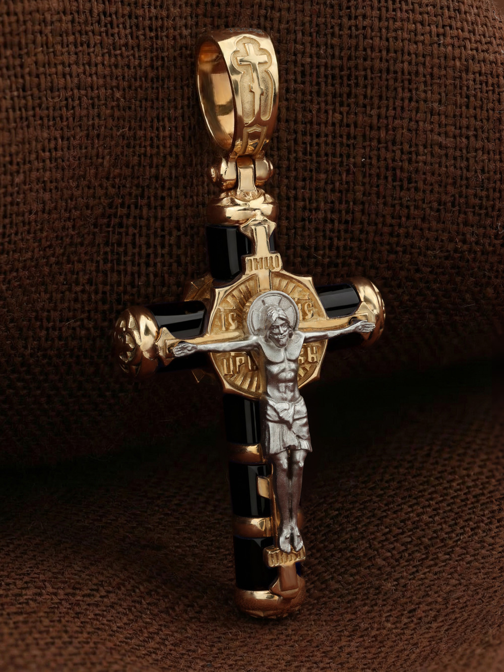 Крест из золота c ониксом