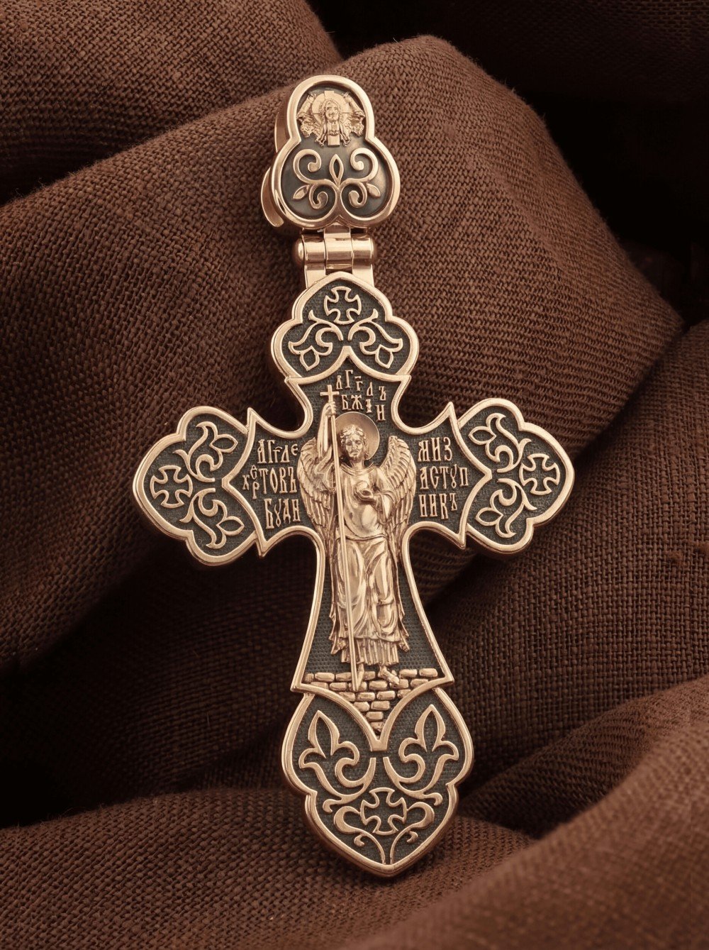 Крест из золота