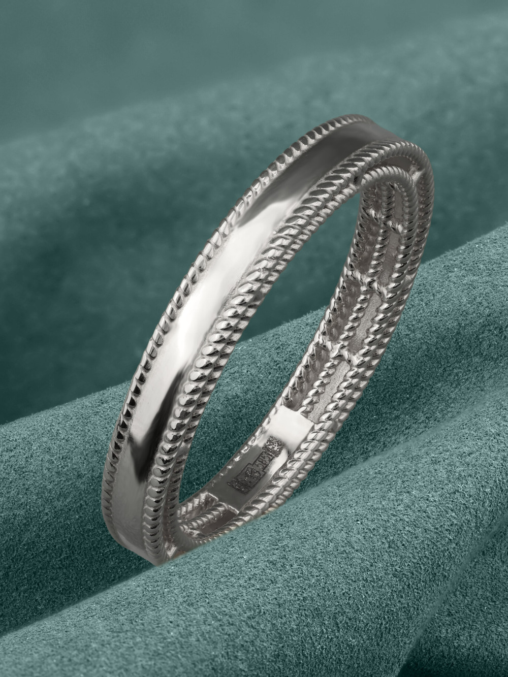 Кольцо из белого золота