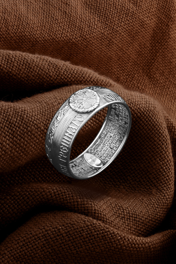 Кольцо из белого золота