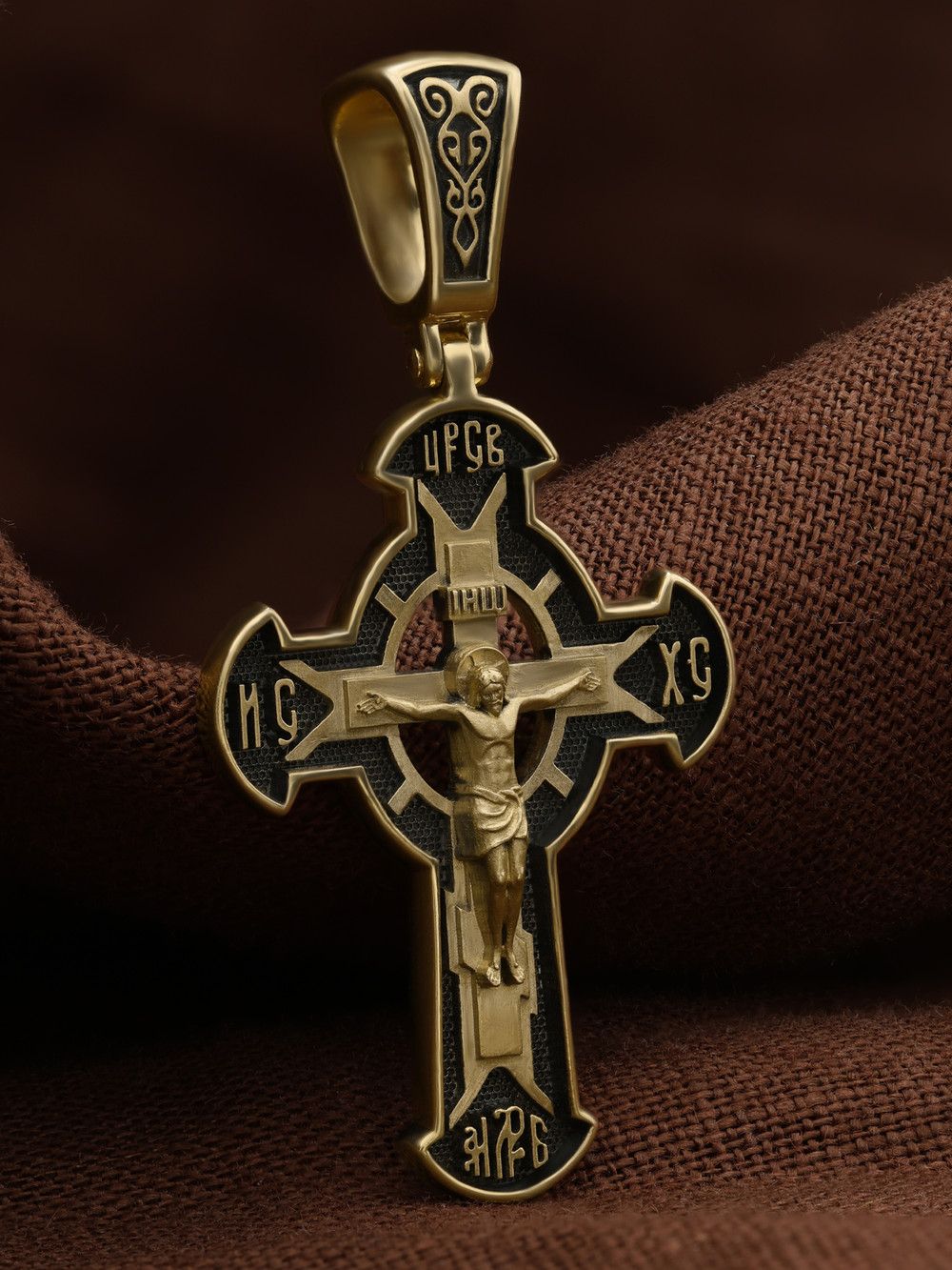 Крест из лимонного золота