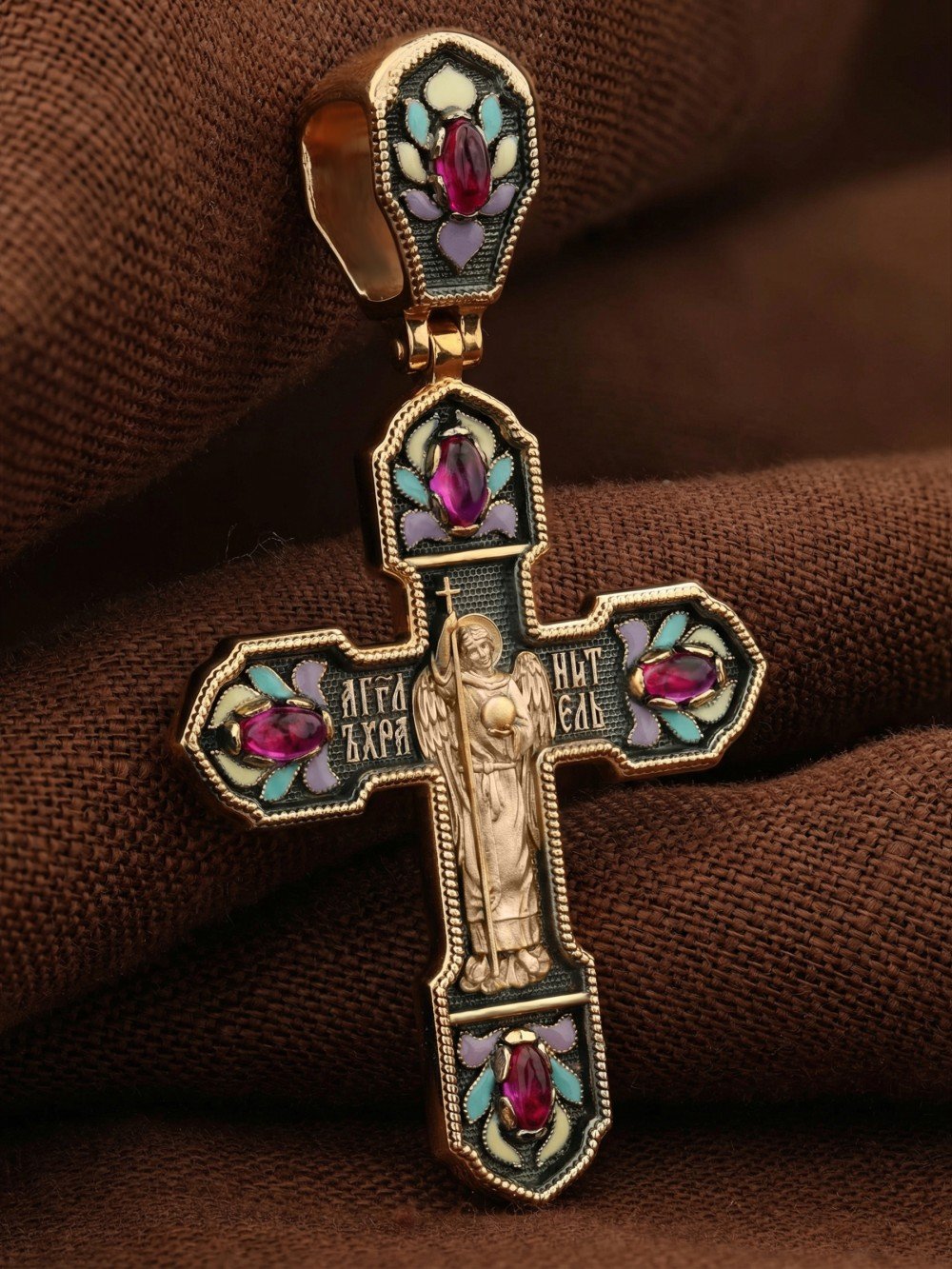 Крест из золота c эмаль и рубином