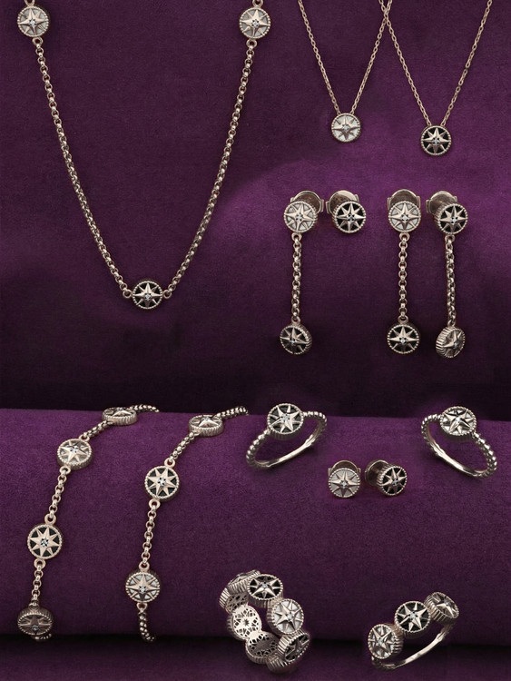 Кольцо из белого золота c бриллиантами, ониксом и перламутром