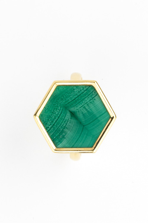 Кольцо из лимонного золота c малахитом