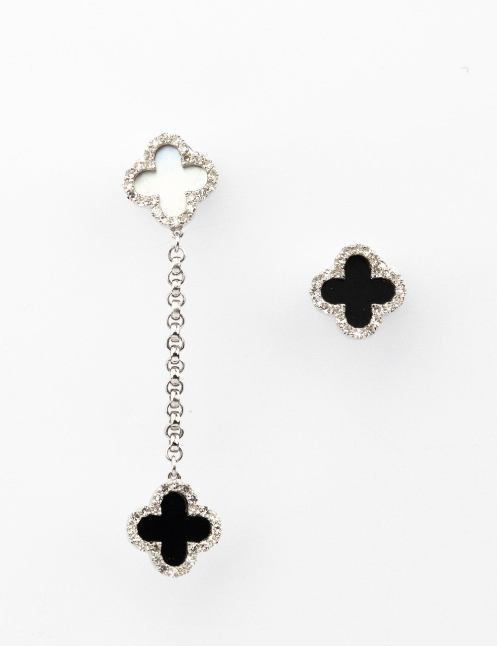 Серьги из белого золота 585 пробы c бриллиантами, ониксом и перламутром