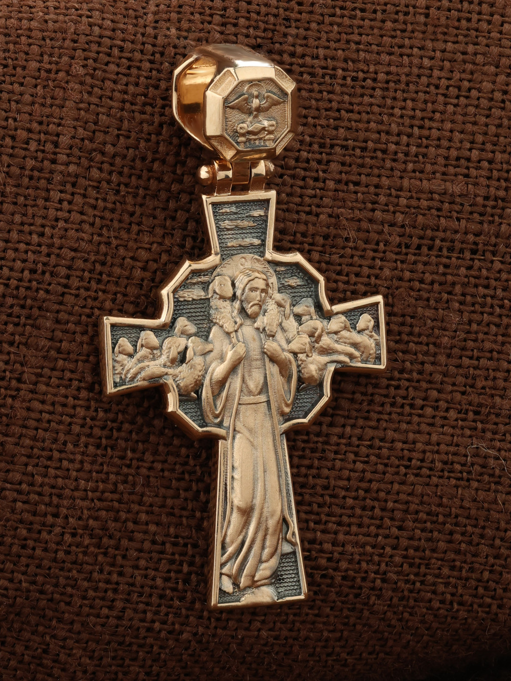 Крест из золота