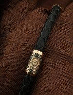 Браслет из золота 585 пробы c кожаным шнурком