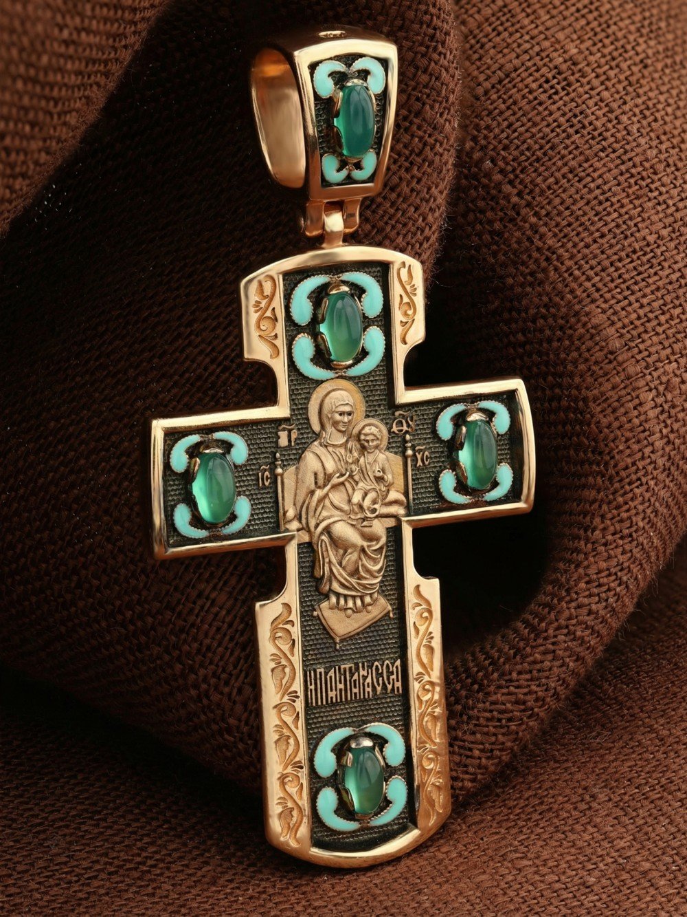 Крест из золота c эмаль и хризопразом