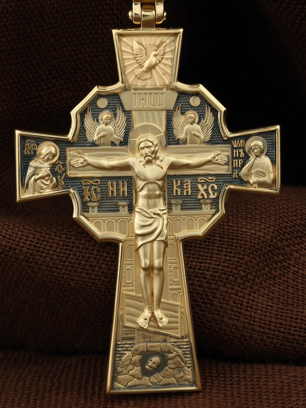 Крест из лимонного золота