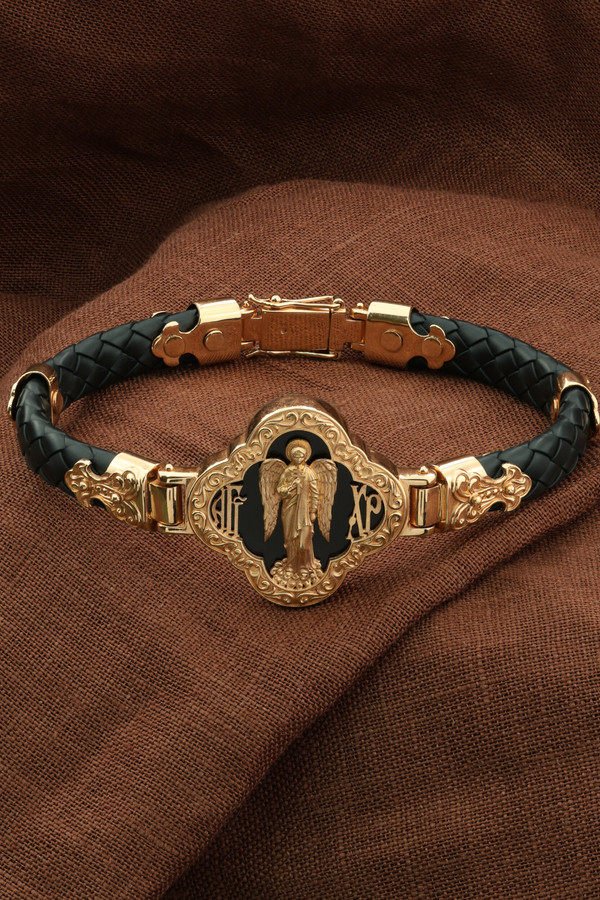 Браслет из золота c шнурком и ониксом