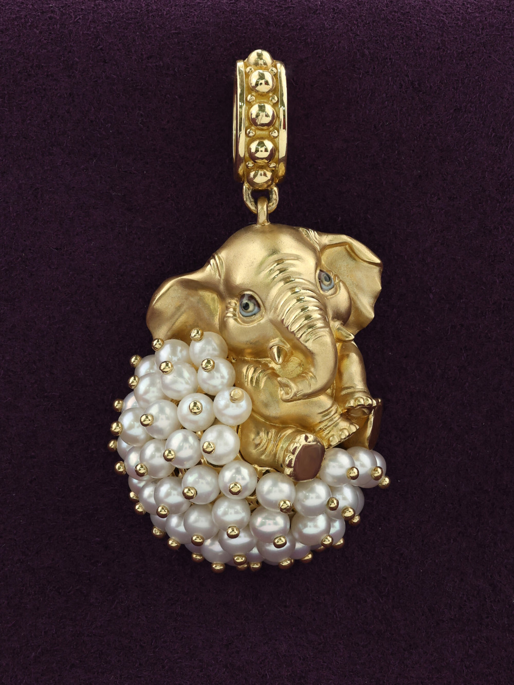 Подвеска из лимонного золота c эмаль и жемчугом