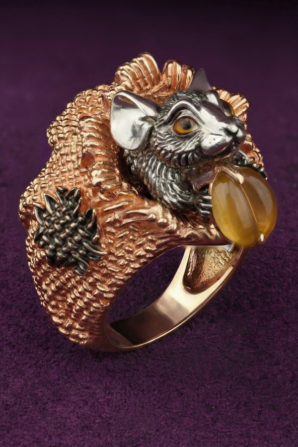 Кольцо из золота c эмаль и янтарём