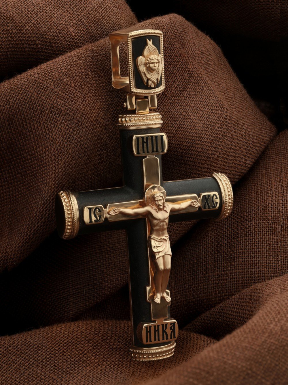 Крест из золота c эмаль и эбеновым деревом