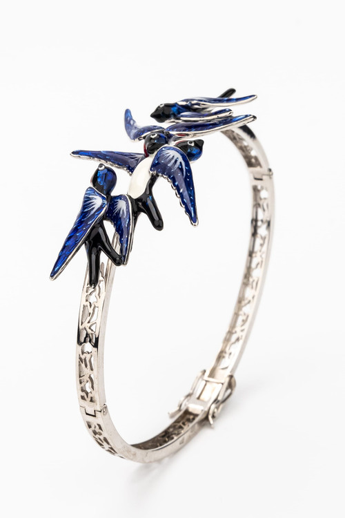 Браслет из белого золота c эмаль