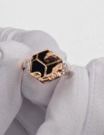 Кольцо из золота 585 пробы c бриллиантами и ониксом