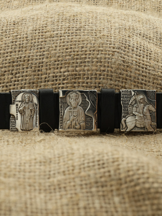 Браслет из серебра c кожаным шнурком