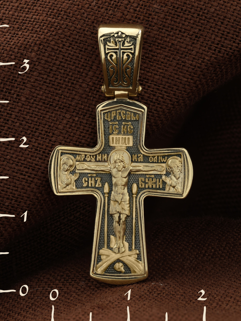 Крест из лимонного золота