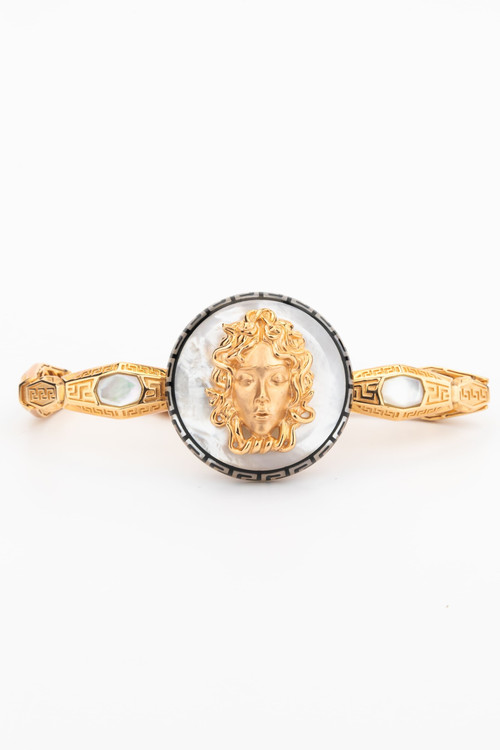 Браслет из золота c эмаль и перламутром