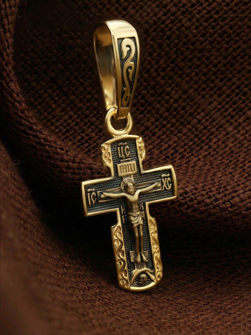 Крест из лимонного золота