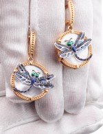 Серьги из золота 585 пробы c сапфиром, эмалью и перламутром