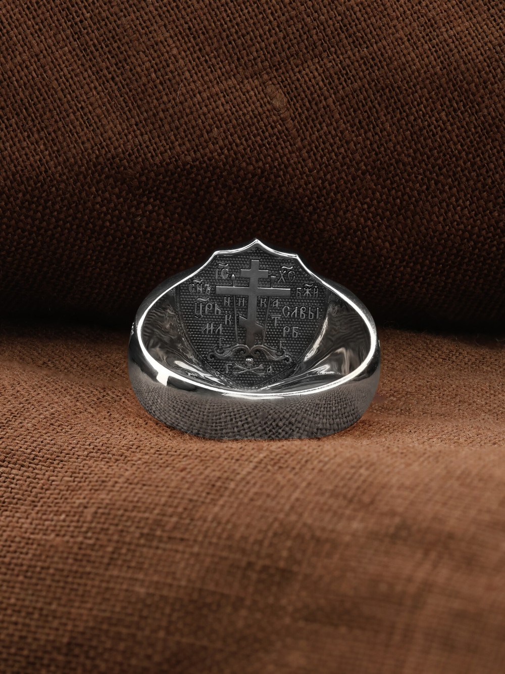 Кольцо из белого золота