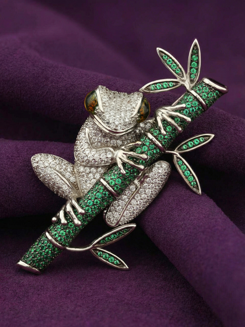 Брошь из белого золота c эмаль , фианитом и дымчатым кварцем