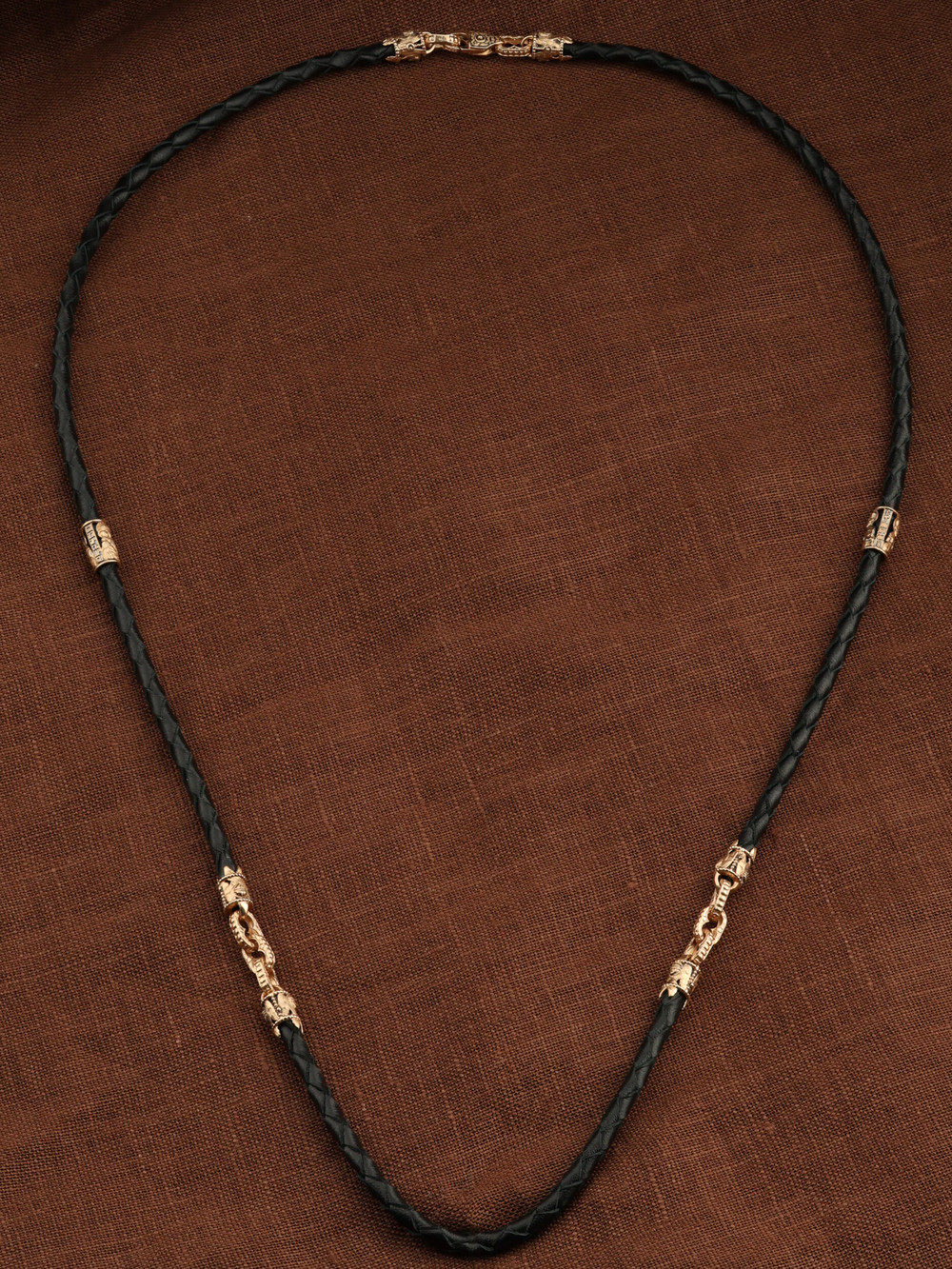 Шнурок кожаный из золота c кожаным шнурком