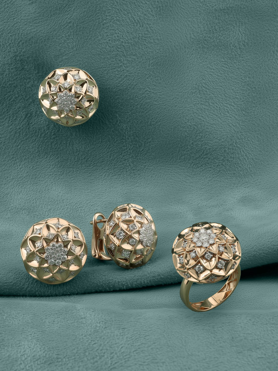 Кольцо из золота c бриллиантами