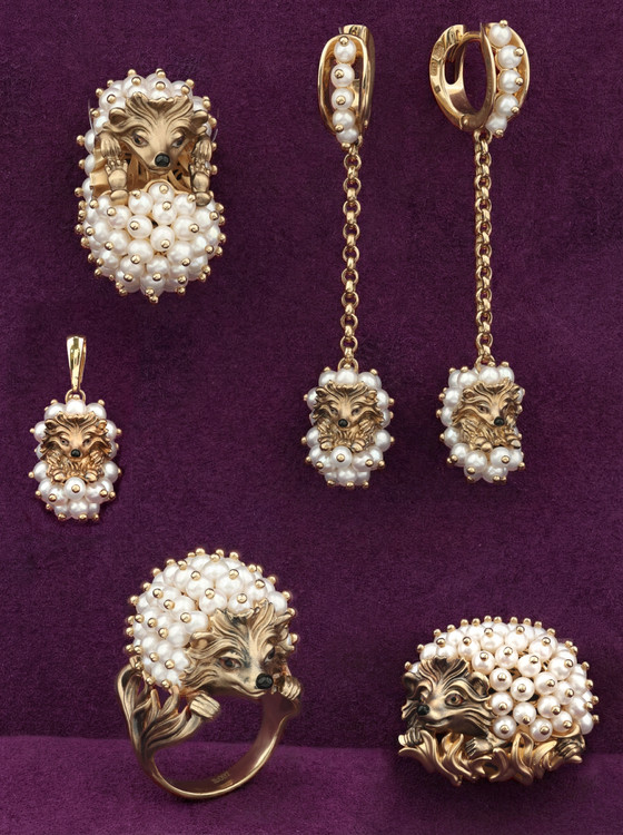 Подвеска из золота c эмаль и жемчугом