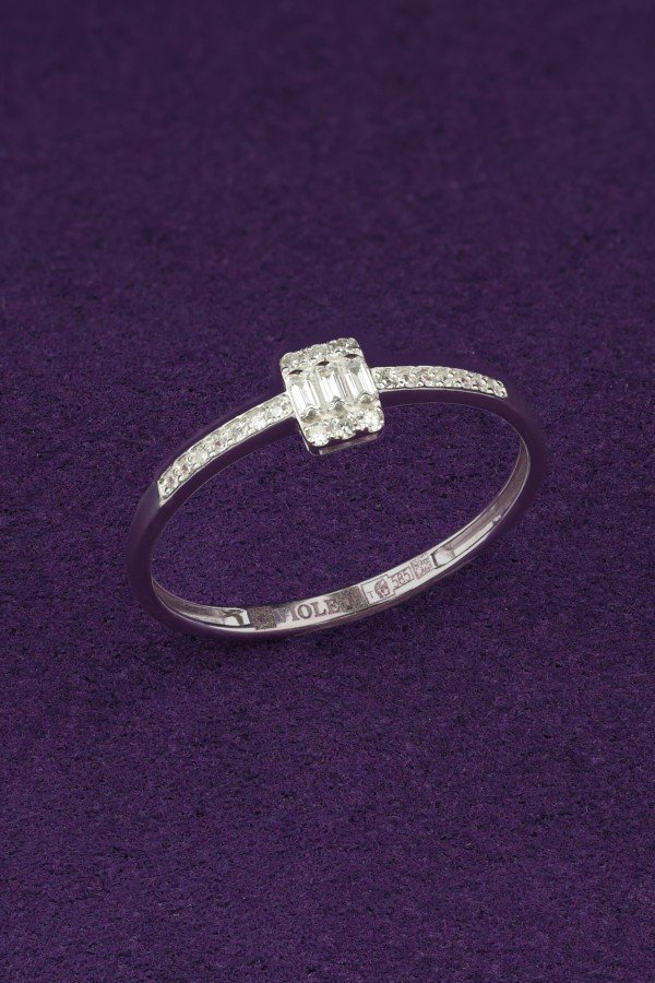 Кольцо из белого золота c бриллиантами