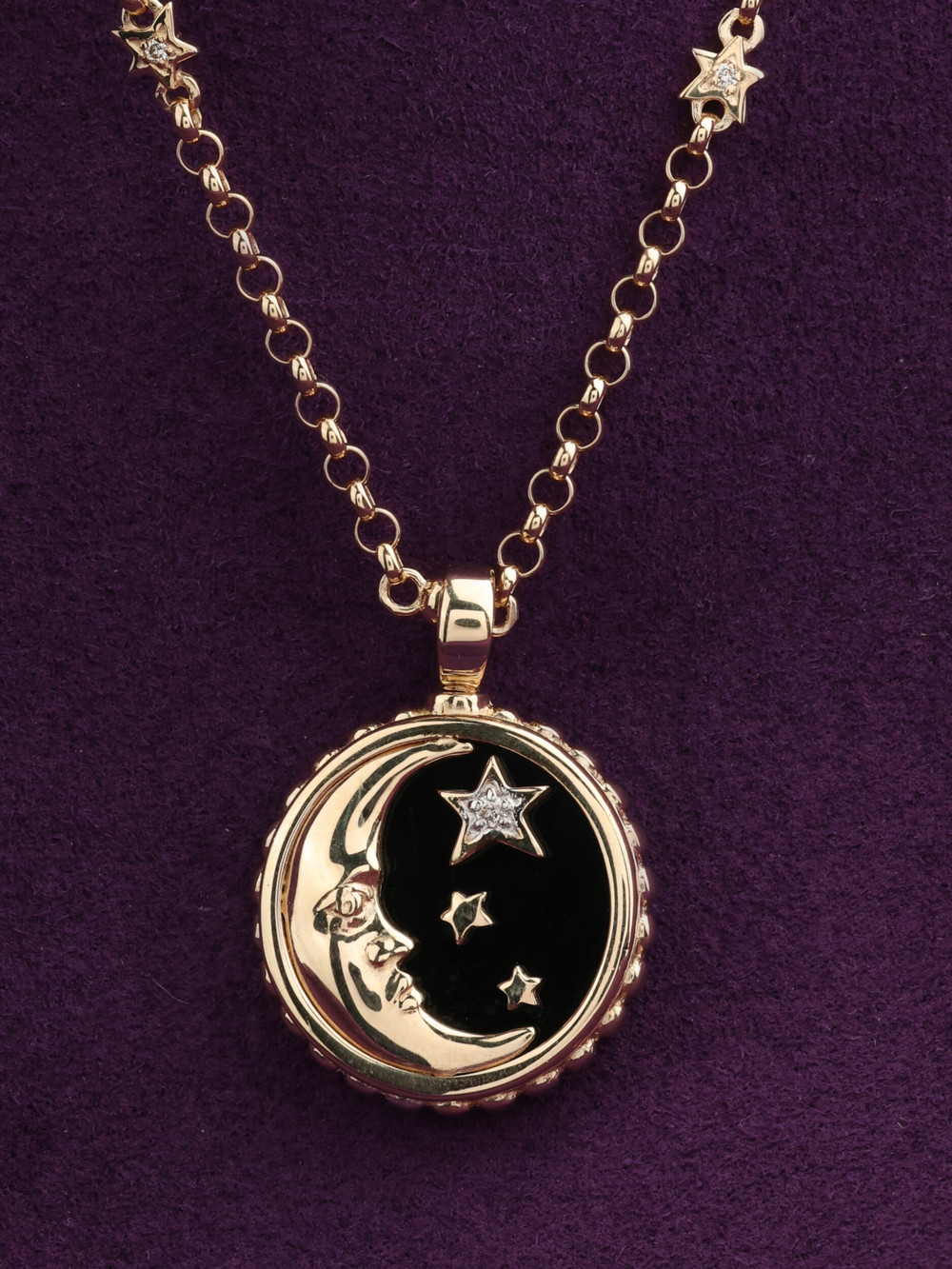 Колье из золота c бриллиантами, ониксом и перламутром