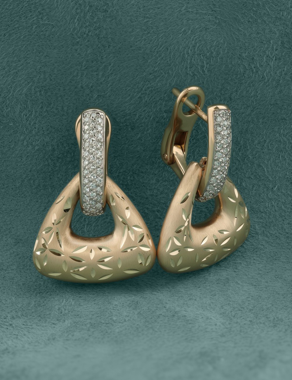 Серьги из золота 585 пробы c бриллиантами