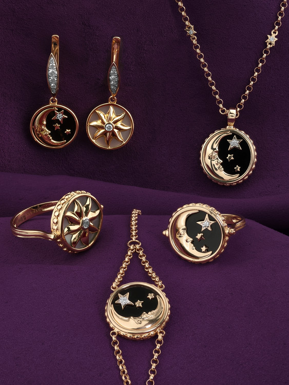 Колье из золота c бриллиантами, ониксом и перламутром