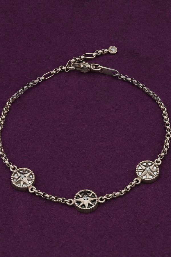 Браслет из белого золота c бриллиантами, ониксом и перламутром