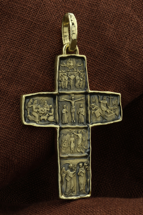 Крест из зелёного золота