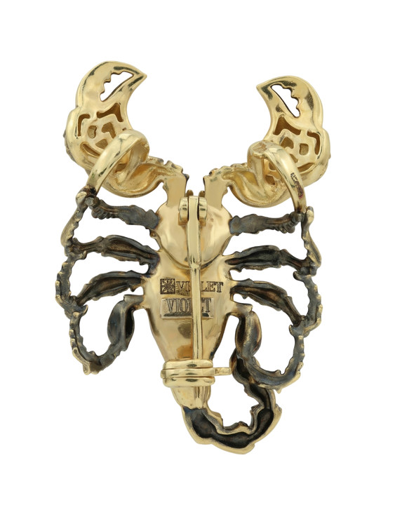 Брошь из лимонного золота c эмаль