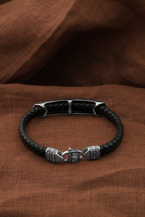 Браслет из белого золота c шнурком