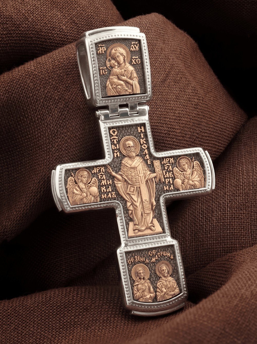 Крест из белого золота